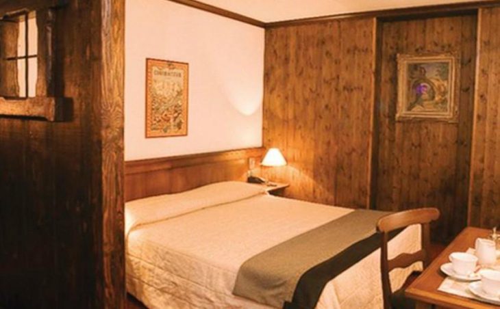 Hotel Dei Camosci, Courmayeur, Double Bedroom